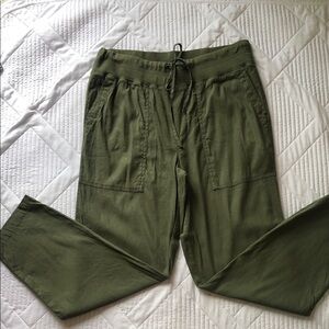Lou & Grey woman’s Stylish Olive Green Straight Leg Pants summer fall vacation